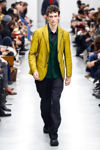 Look 2